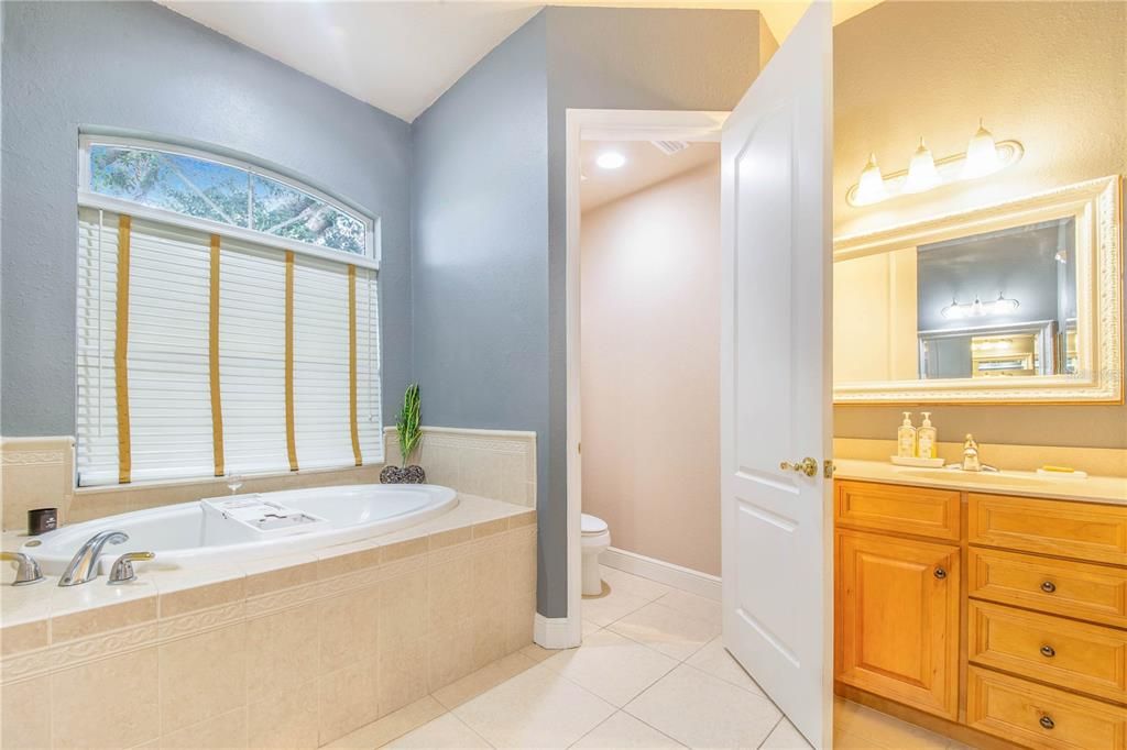 For Sale: $499,000 (4 beds, 3 baths, 2221 Square Feet)