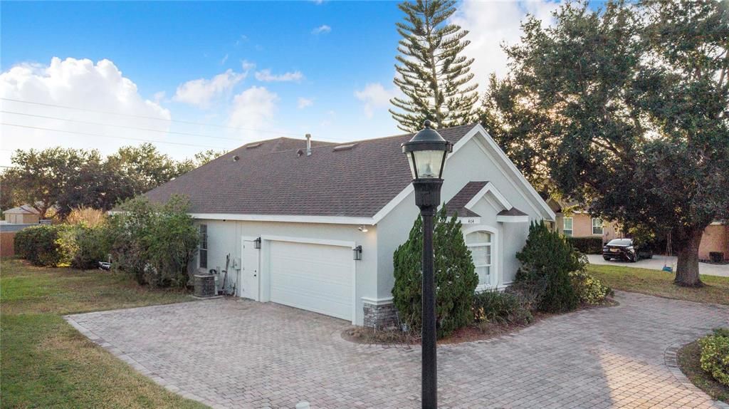 For Sale: $499,000 (4 beds, 3 baths, 2221 Square Feet)