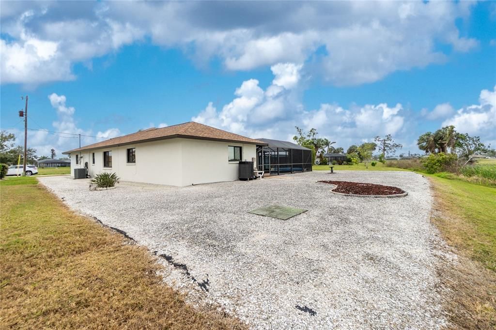 На продажу: $339,000 (3 спален, 2 ванн, 1747 Квадратных фут)