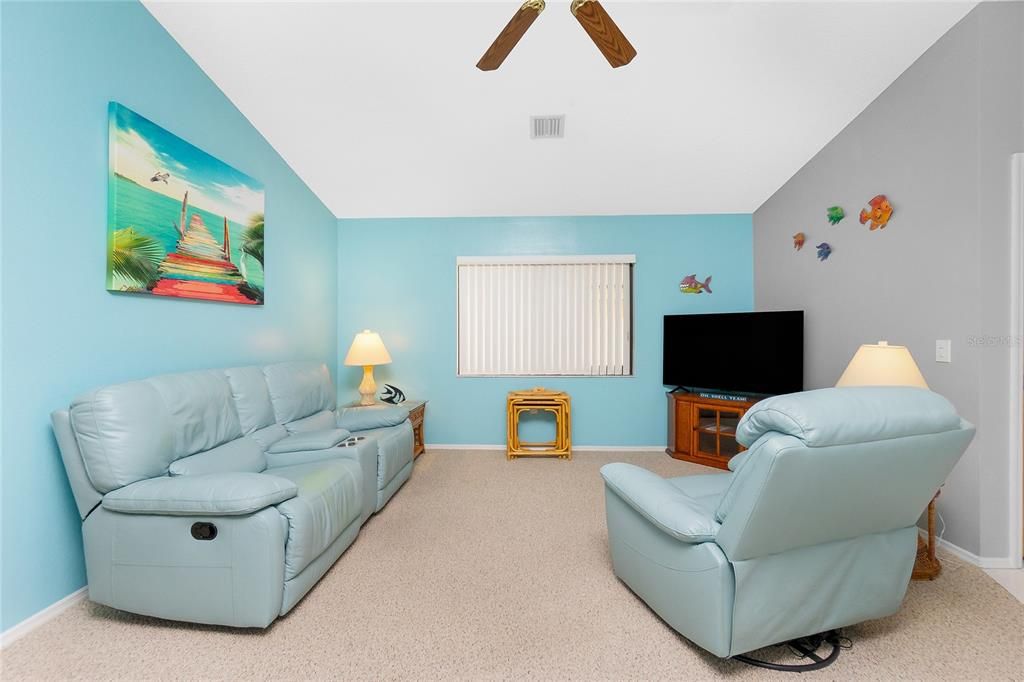 На продажу: $339,000 (3 спален, 2 ванн, 1747 Квадратных фут)