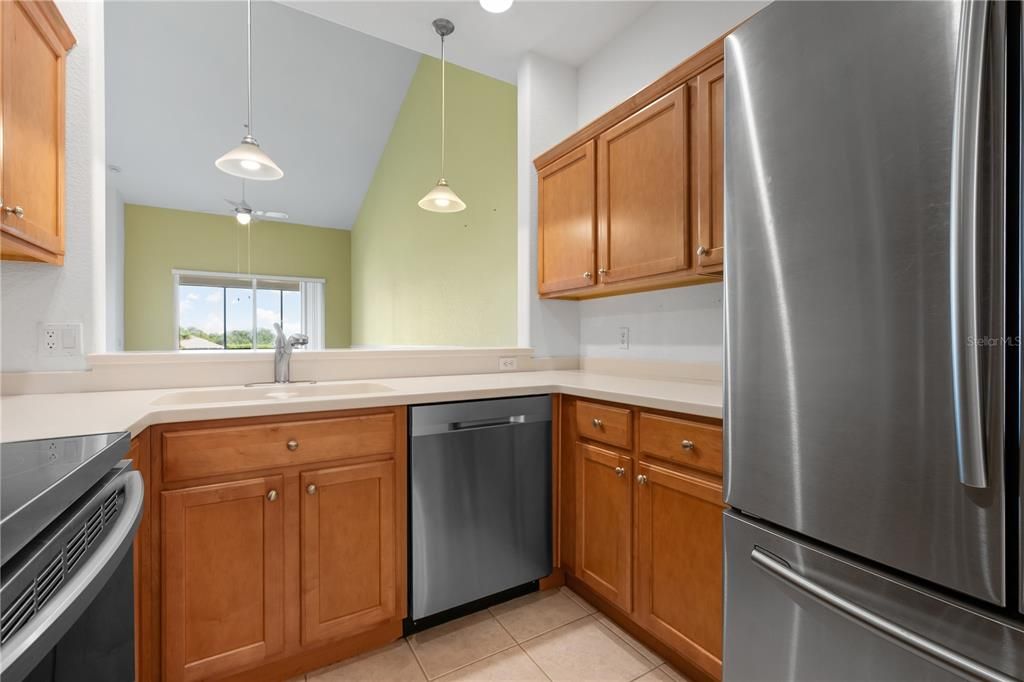 For Sale: $235,000 (2 beds, 2 baths, 1104 Square Feet)