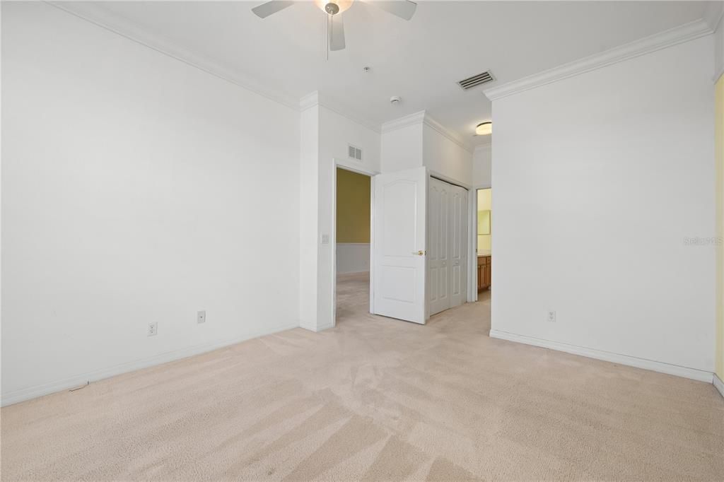 For Sale: $235,000 (2 beds, 2 baths, 1104 Square Feet)