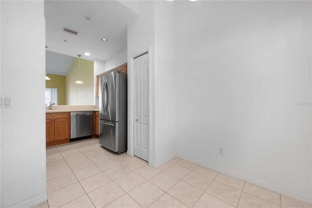 For Sale: $235,000 (2 beds, 2 baths, 1104 Square Feet)