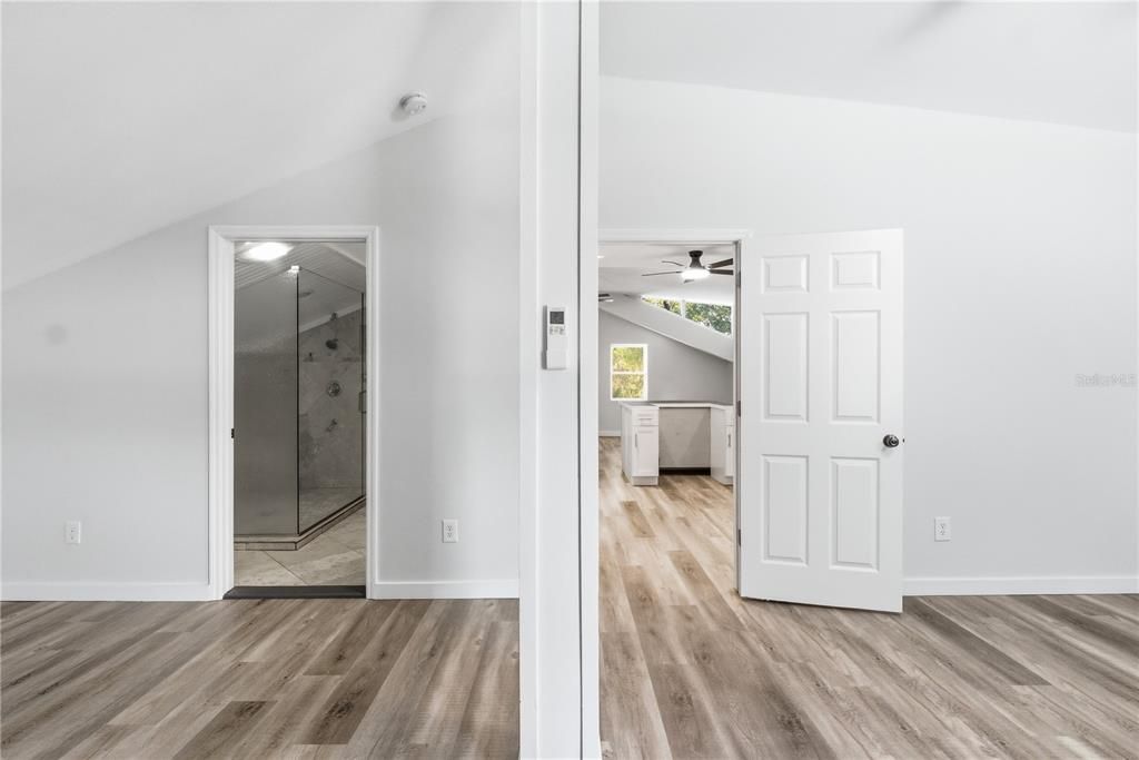 For Sale: $325,000 (1 beds, 1 baths, 960 Square Feet)