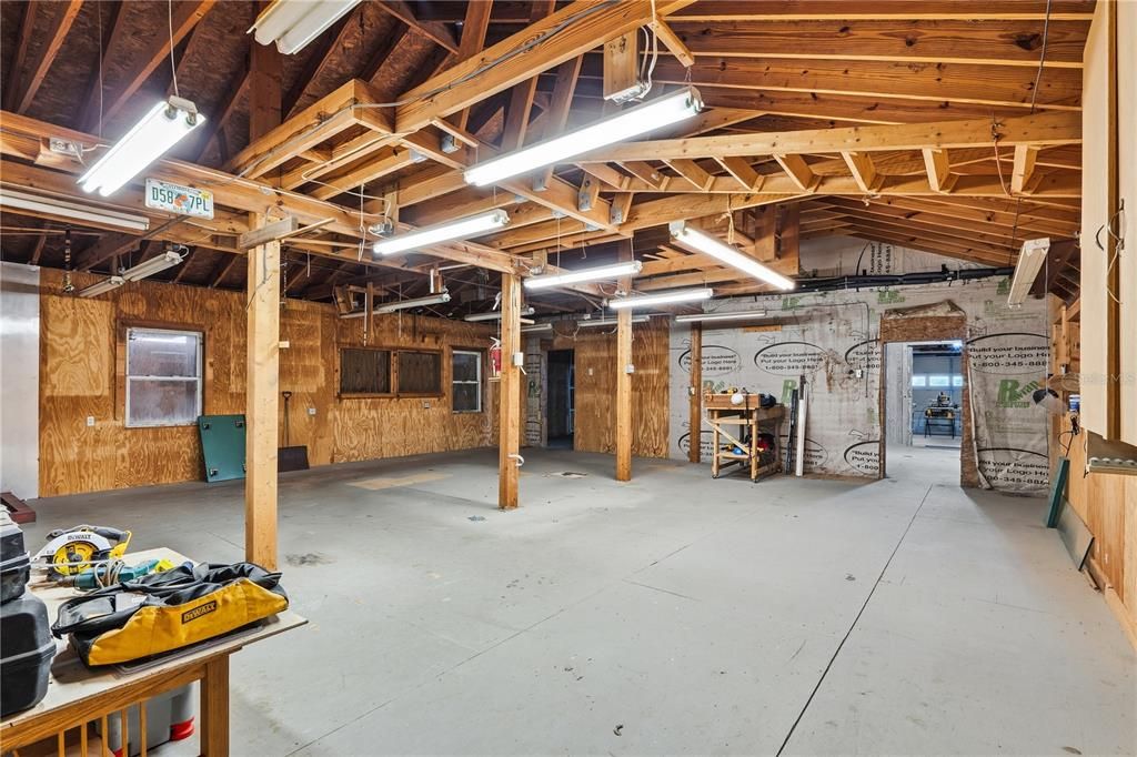 For Sale: $325,000 (1 beds, 1 baths, 960 Square Feet)