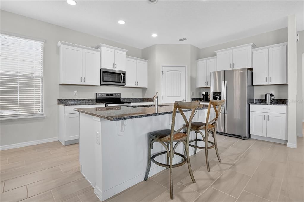 For Rent: $3,200 (4 beds, 3 baths, 2474 Square Feet)