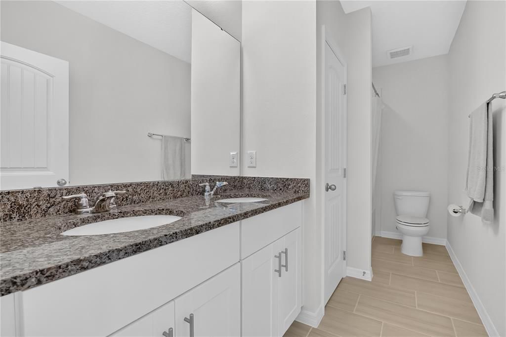 For Rent: $3,200 (4 beds, 3 baths, 2474 Square Feet)