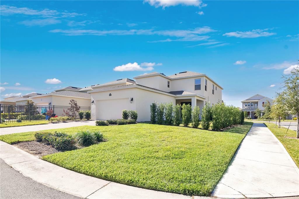 For Rent: $3,200 (4 beds, 3 baths, 2474 Square Feet)