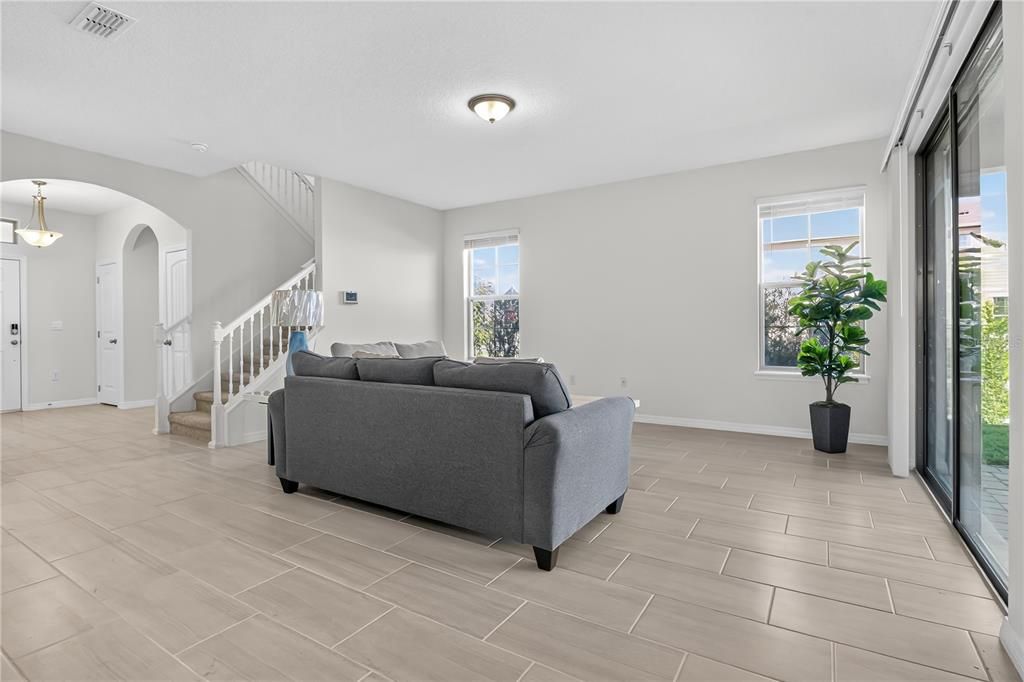 For Rent: $3,200 (4 beds, 3 baths, 2474 Square Feet)