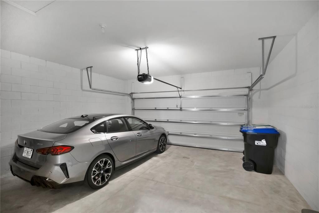 For Rent: $3,200 (4 beds, 3 baths, 2474 Square Feet)