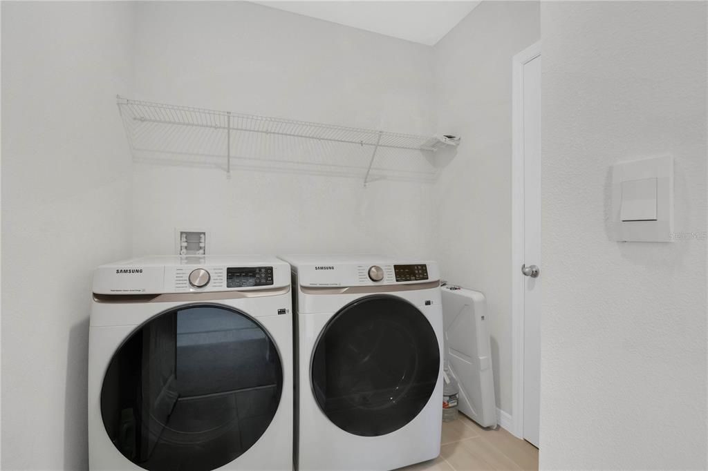 For Rent: $3,200 (4 beds, 3 baths, 2474 Square Feet)