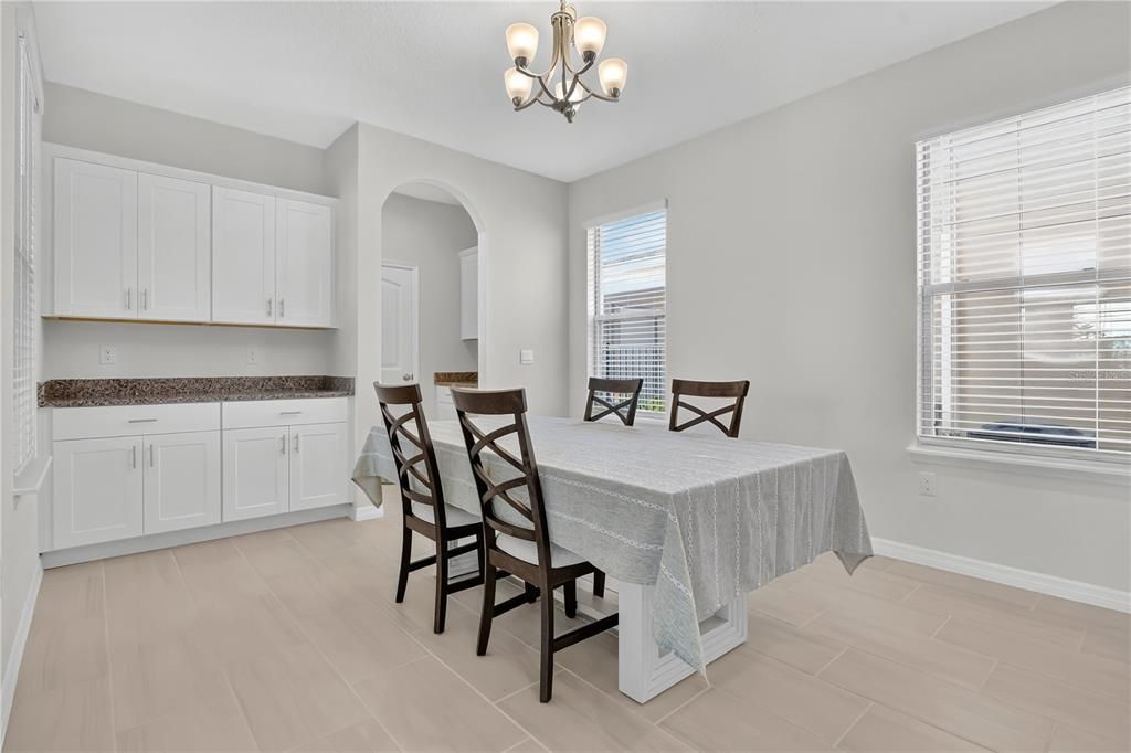 For Rent: $3,200 (4 beds, 3 baths, 2474 Square Feet)