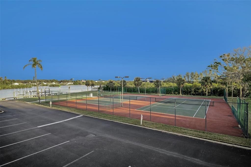 En Venta: $385,000 (2 camas, 2 baños, 1265 Pies cuadrados)