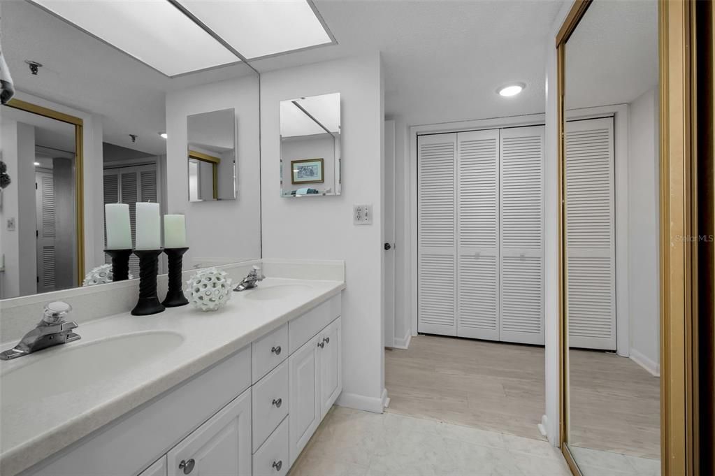 En Venta: $385,000 (2 camas, 2 baños, 1265 Pies cuadrados)