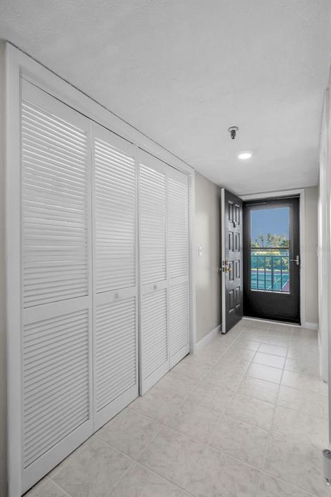 En Venta: $385,000 (2 camas, 2 baños, 1265 Pies cuadrados)