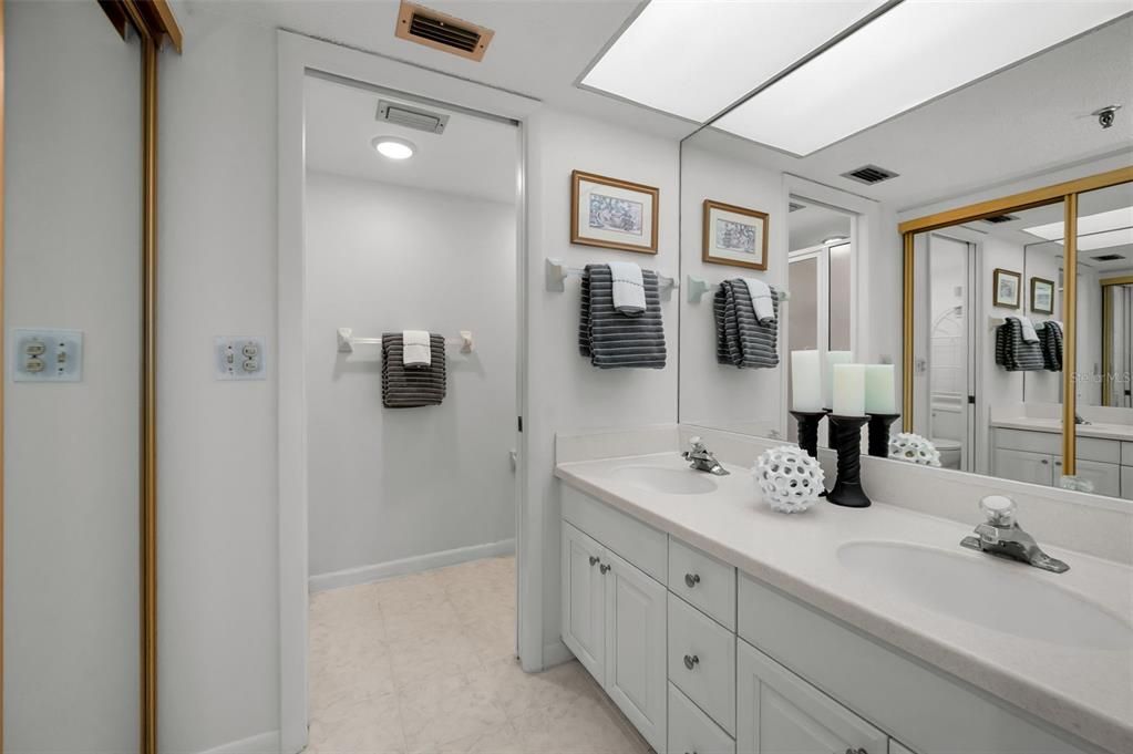 En Venta: $385,000 (2 camas, 2 baños, 1265 Pies cuadrados)