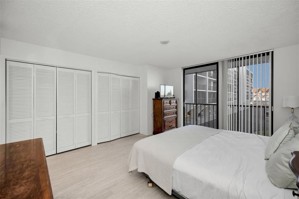 En Venta: $385,000 (2 camas, 2 baños, 1265 Pies cuadrados)