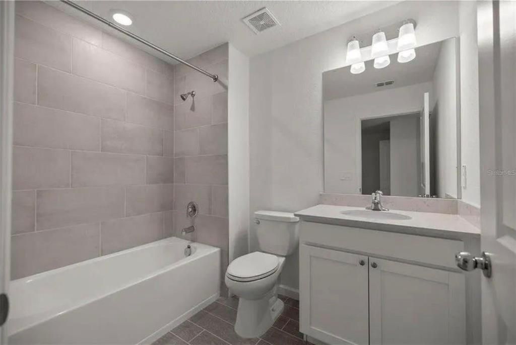 For Rent: $1,625 (3 beds, 2 baths, 1707 Square Feet)