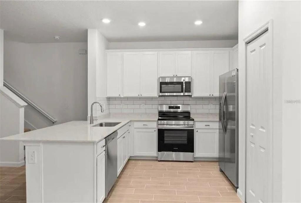 For Rent: $1,625 (3 beds, 2 baths, 1707 Square Feet)