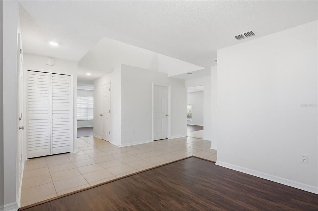 На продажу: $394,900 (4 спален, 2 ванн, 2848 Квадратных фут)