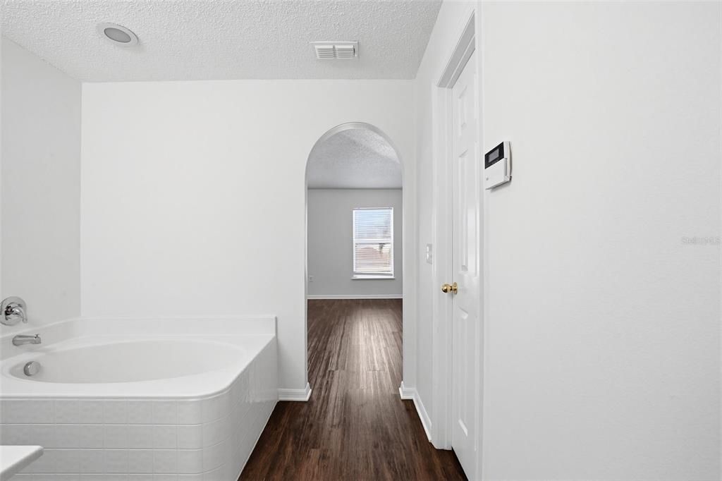 На продажу: $394,900 (4 спален, 2 ванн, 2848 Квадратных фут)