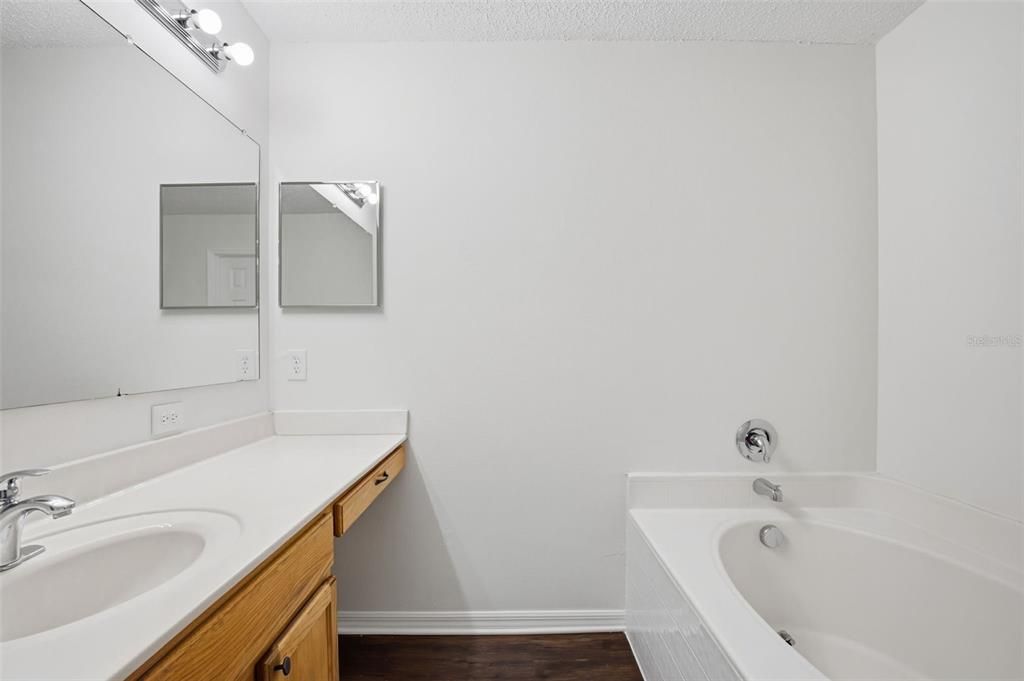 На продажу: $394,900 (4 спален, 2 ванн, 2848 Квадратных фут)