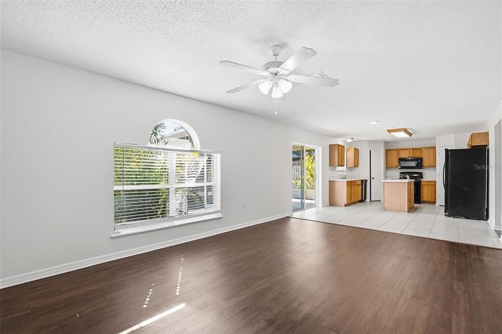 На продажу: $394,900 (4 спален, 2 ванн, 2848 Квадратных фут)