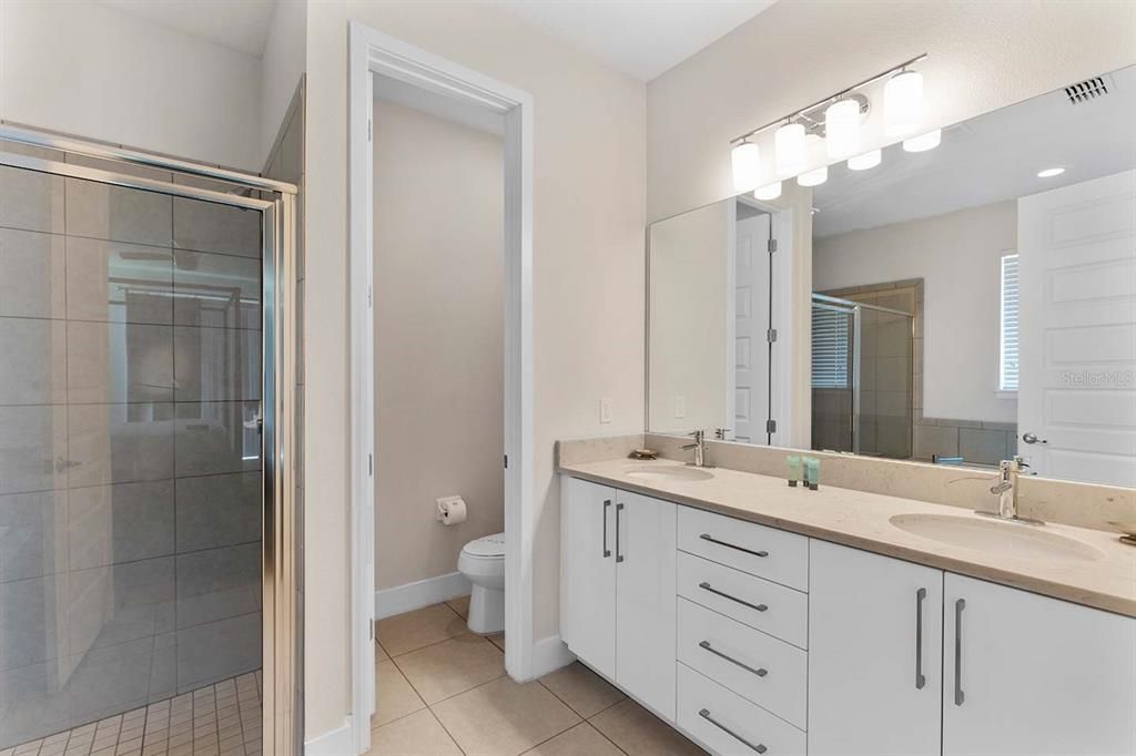 For Sale: $850,000 (8 beds, 6 baths, 3612 Square Feet)