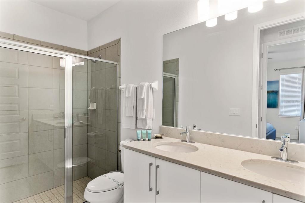 For Sale: $850,000 (8 beds, 6 baths, 3612 Square Feet)