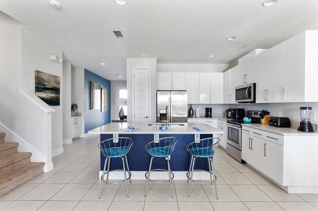 For Sale: $850,000 (8 beds, 6 baths, 3612 Square Feet)