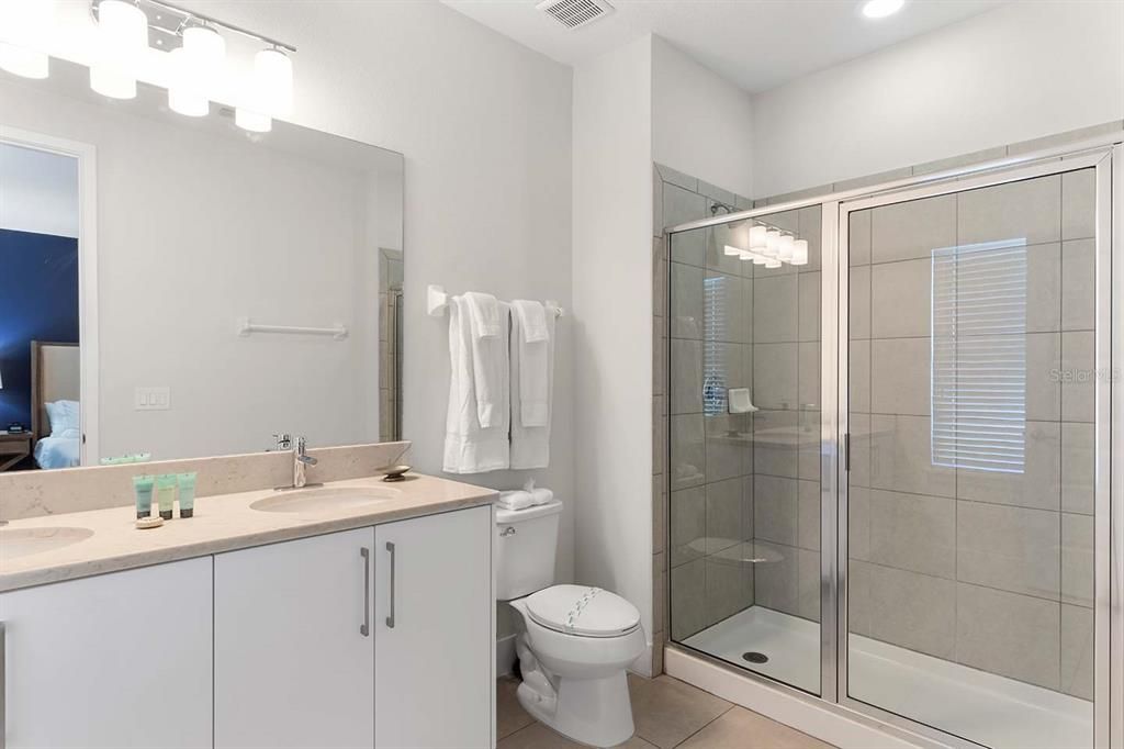 For Sale: $850,000 (8 beds, 6 baths, 3612 Square Feet)