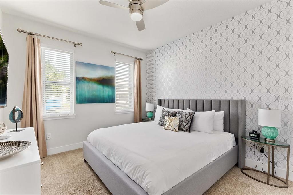 For Sale: $850,000 (8 beds, 6 baths, 3612 Square Feet)