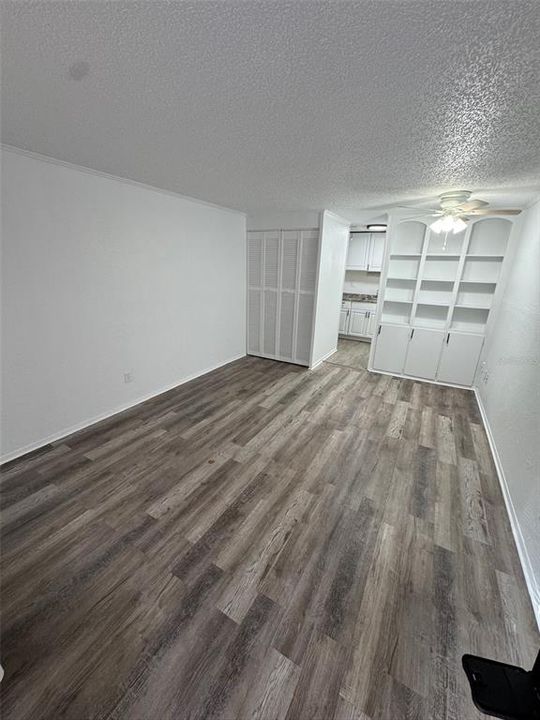 В аренду: $929 (0 спален, 1 ванн, 288 Квадратных фут)