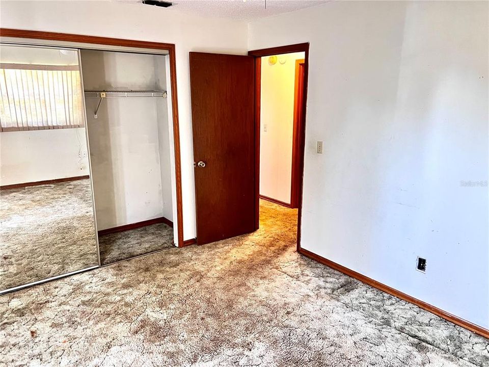 Под контрактом: $199,000 (3 спален, 2 ванн, 1248 Квадратных фут)