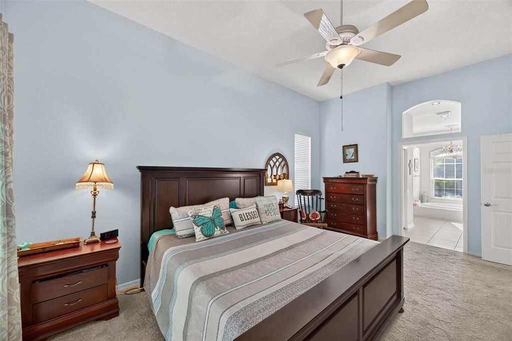 Под контрактом: $525,000 (3 спален, 2 ванн, 2368 Квадратных фут)