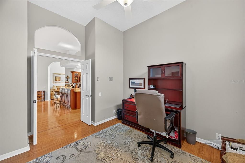 Под контрактом: $525,000 (3 спален, 2 ванн, 2368 Квадратных фут)