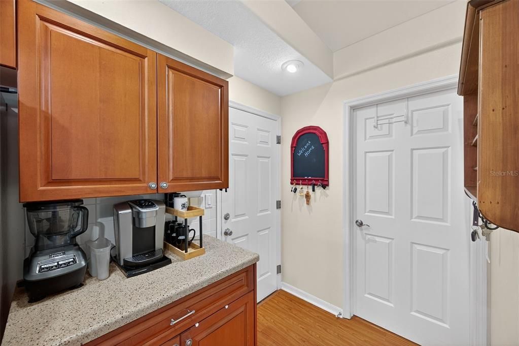 Под контрактом: $525,000 (3 спален, 2 ванн, 2368 Квадратных фут)