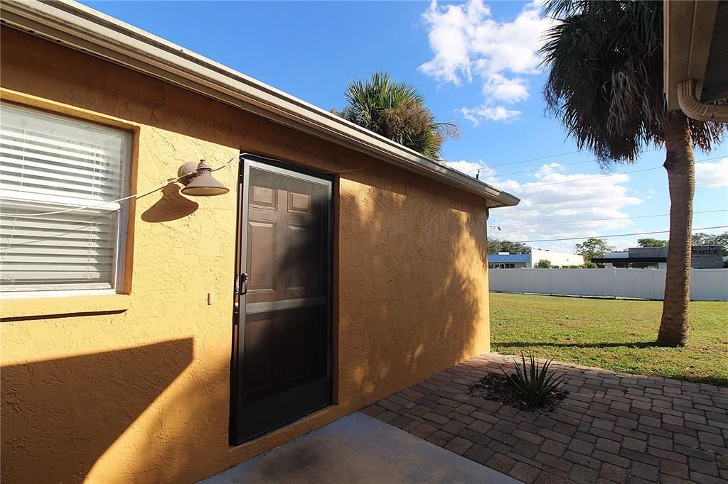 出租: $1,600 (2 贝兹, 2 浴室, 875 平方英尺)