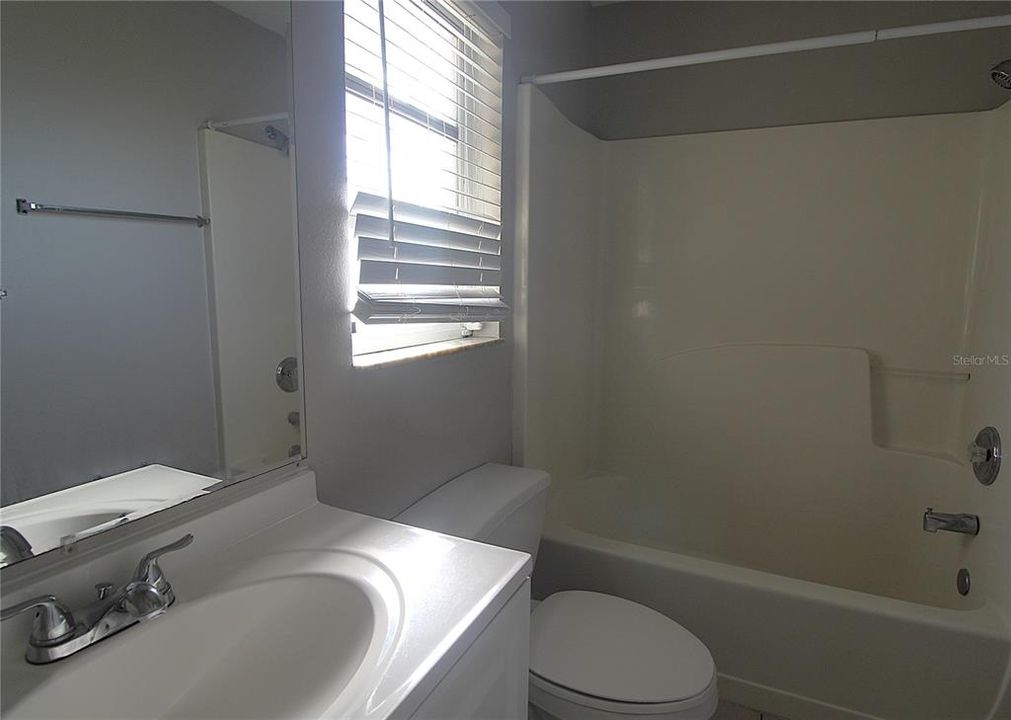 出租: $1,600 (2 贝兹, 2 浴室, 875 平方英尺)