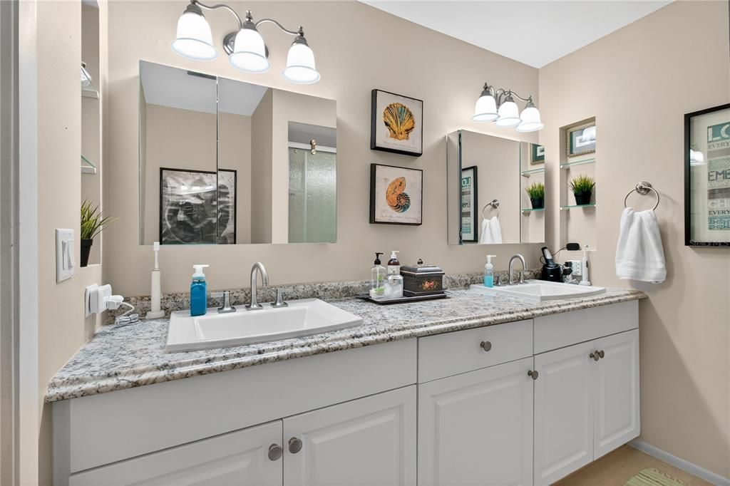 For Sale: $295,000 (2 beds, 2 baths, 1230 Square Feet)