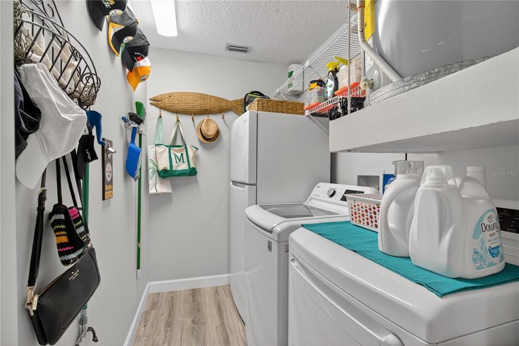 For Sale: $295,000 (2 beds, 2 baths, 1230 Square Feet)