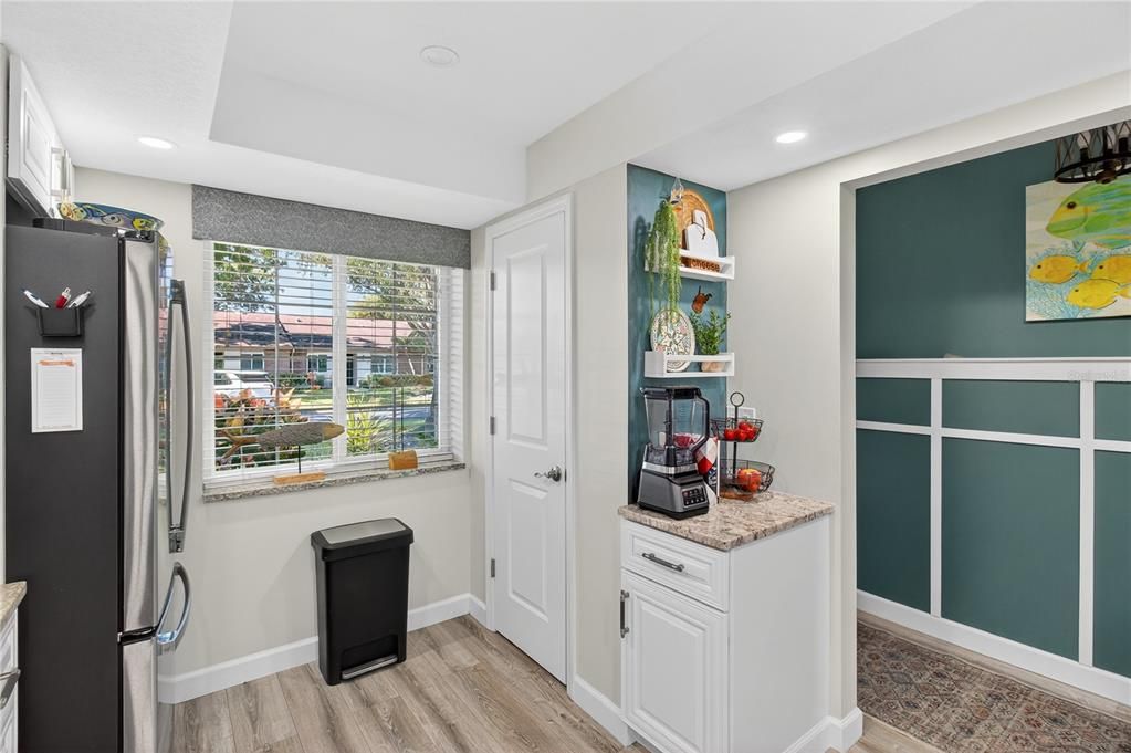 For Sale: $295,000 (2 beds, 2 baths, 1230 Square Feet)