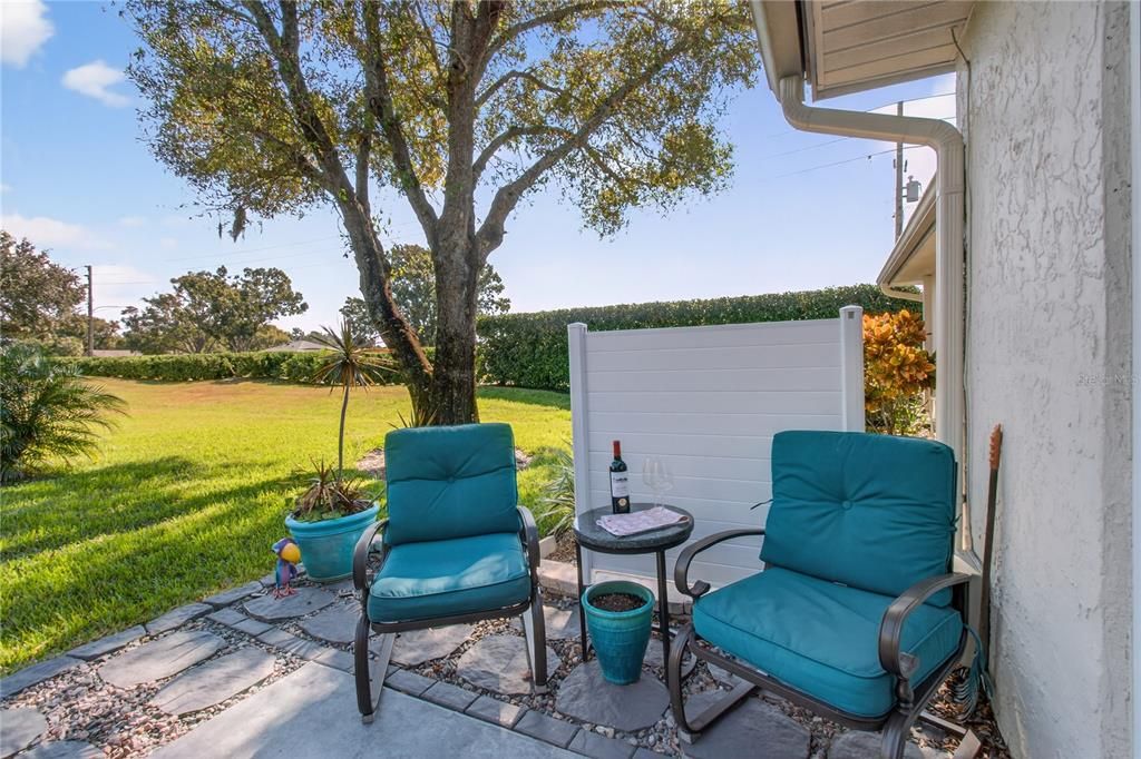 For Sale: $295,000 (2 beds, 2 baths, 1230 Square Feet)