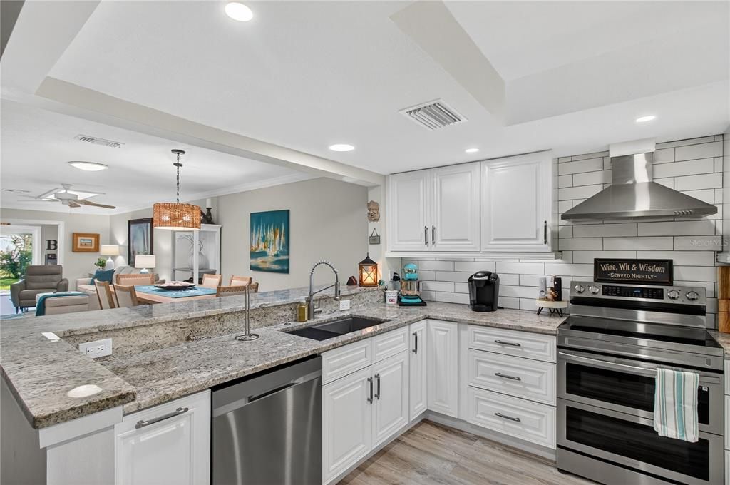 For Sale: $295,000 (2 beds, 2 baths, 1230 Square Feet)