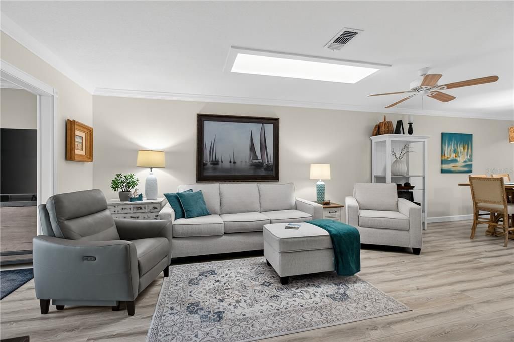 For Sale: $295,000 (2 beds, 2 baths, 1230 Square Feet)