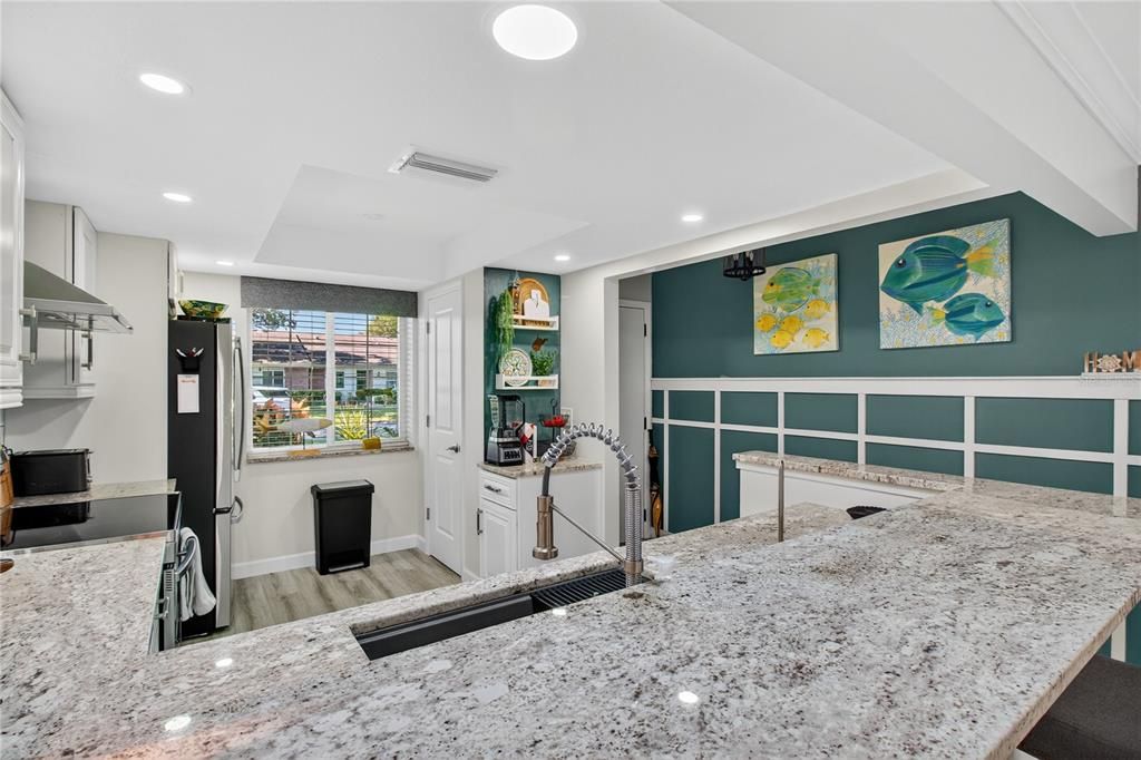 For Sale: $295,000 (2 beds, 2 baths, 1230 Square Feet)