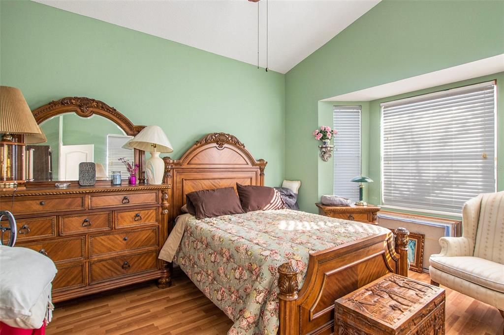 待售: $550,000 (3 贝兹, 2 浴室, 3127 平方英尺)