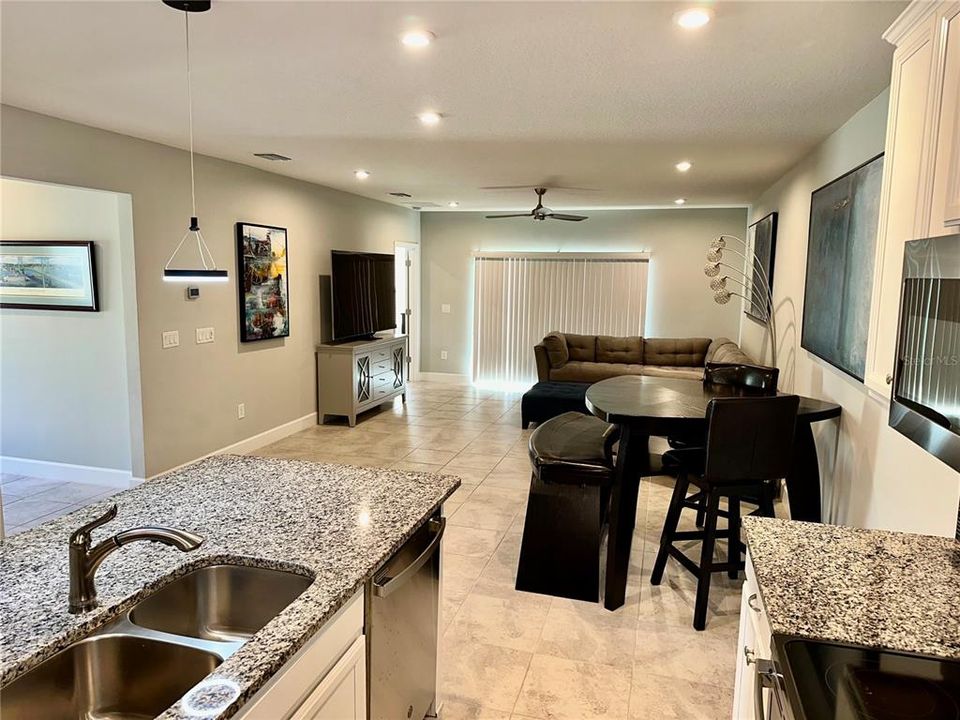 For Sale: $325,000 (3 beds, 2 baths, 1532 Square Feet)