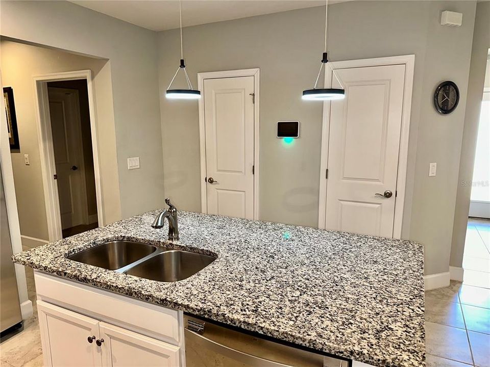 For Sale: $325,000 (3 beds, 2 baths, 1532 Square Feet)