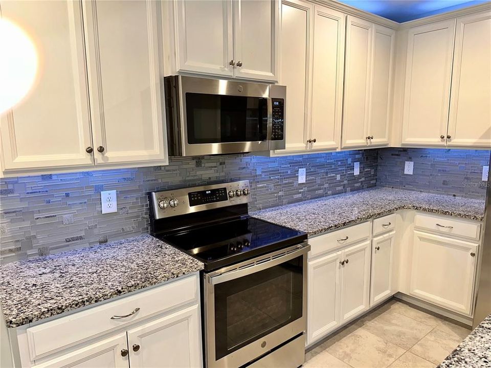 For Sale: $325,000 (3 beds, 2 baths, 1532 Square Feet)